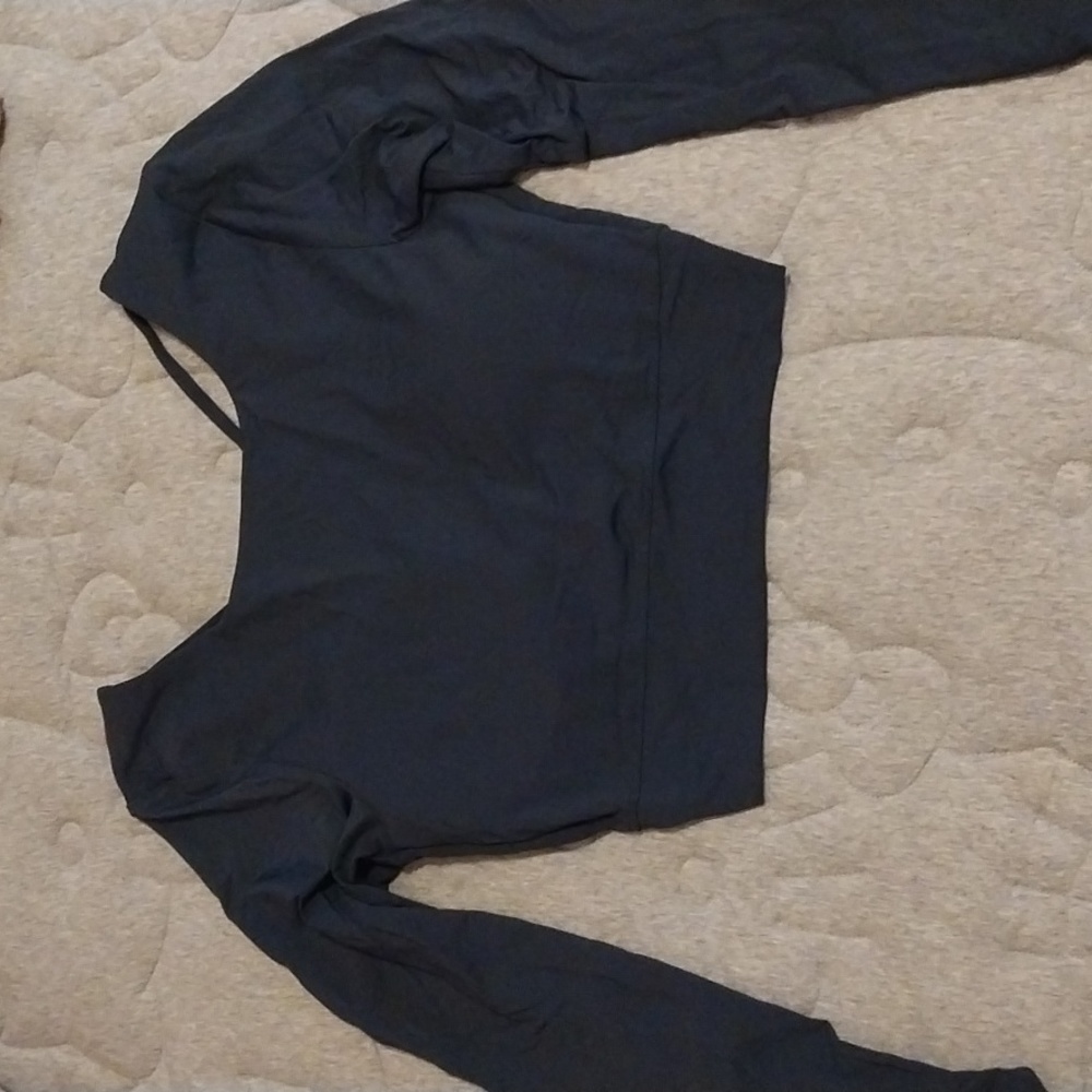 Long sleeve crop top